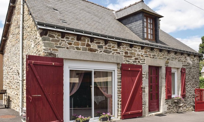 Le Cambout House | Awesome home in Le Cambout with WiFi