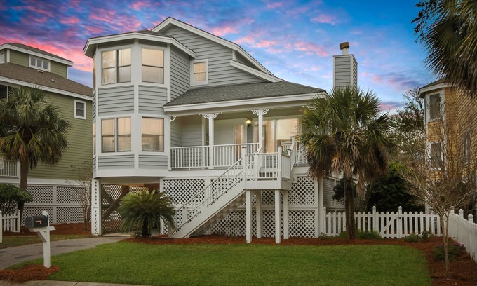 Pelican Bay House | Awesome Wild Dunes Home -Just Steps to the Beach - Free WiFi