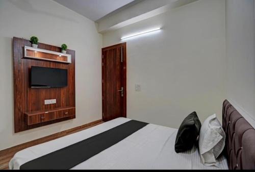 Modinagar Hotel | Axn resort