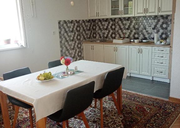 Visoko Apartment | Azra