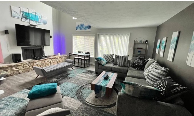 Indianapolis House | Azure Tri-Level Vaulted Luxury Loft Home Sleeps 12