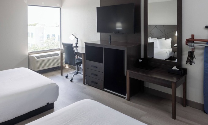 Miami Springs Hotel | B&B Hotel Miami Airport