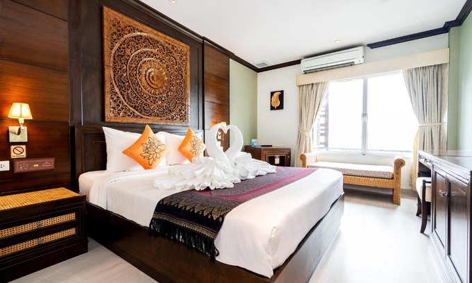 Bangkok Central Business District Resort | Baan Sukhumvit Soi 18
