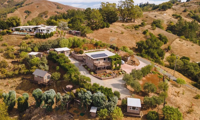 Woodacre Cottage | Baby Hawk Nest with Hot Tub and Views