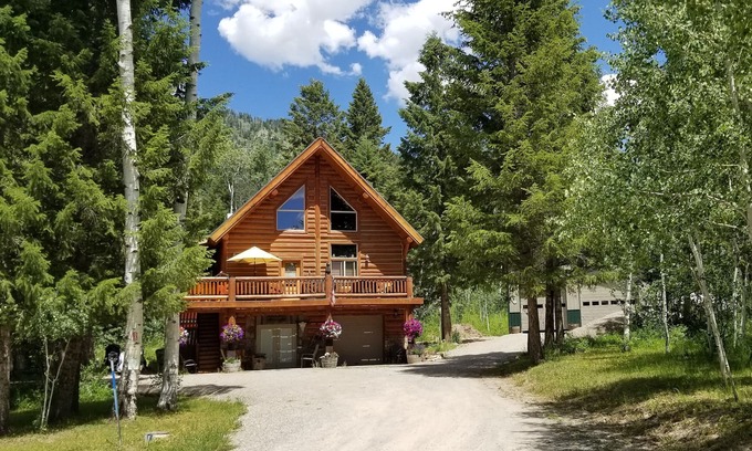 Star Valley Ranch Apartment | Back on VRBO! Cabin Apartment,nGrand Tetons, Yellowstone, Golf, Rafting,.