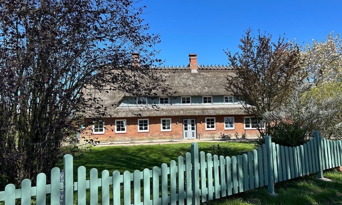 Steinbergkirche House | Backbord - Kaminofen, Grill, Dusche, Abgelegen, Strandnah, Terrasse, Parkplatz