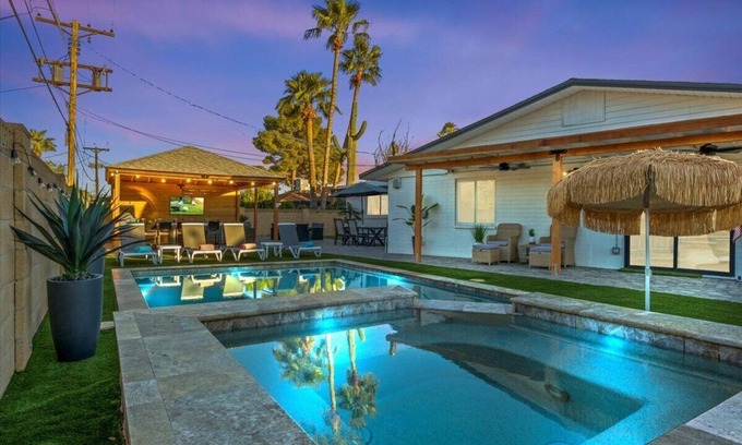 Scottsdale Highlands House | Backyard Paradise w/Hot Tub & Heated Pool !