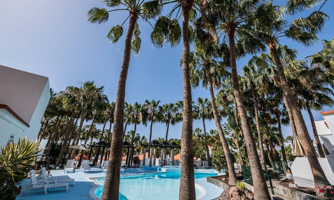 Bahia Calma Hotel | Bahía Calma Beach