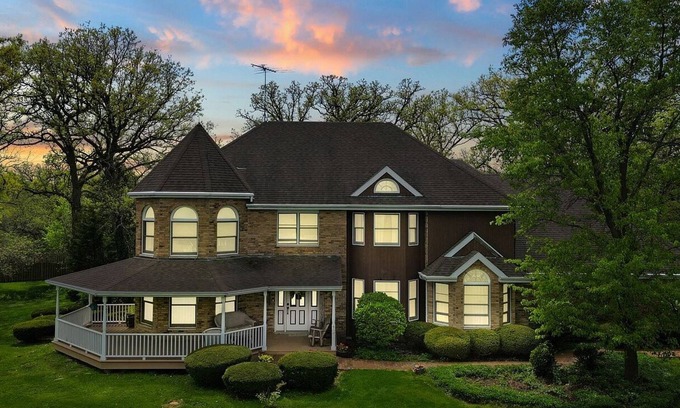 Manhattan House | Baker Hill, A Country Getaway for the Whole Family!