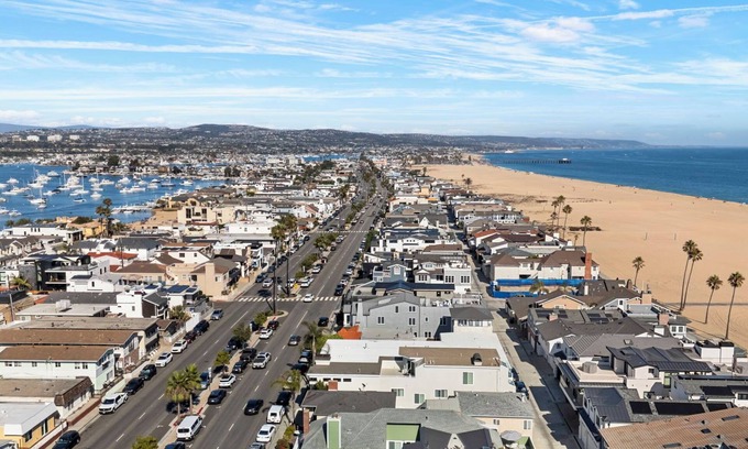 Balboa Peninsula House | Balboa Duplex Steps to Beach with Spa