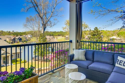 Dadeville Apartment | Balcony and Community Perks Lake Martin Condo!