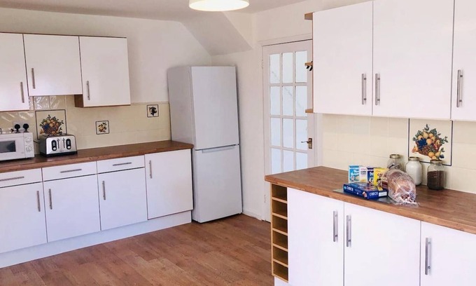 Balderton House | Balderton Lodge ** Sleeps 9 **