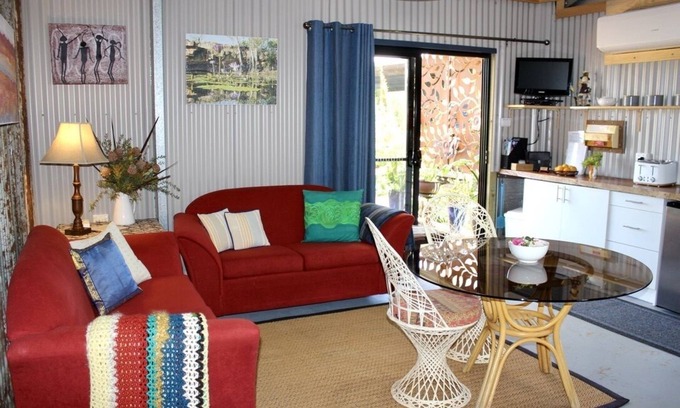 Balingup Cottage | Balingup Rustic Retreat - Marian Ponds.Saltwater swimming pool, great gardensn