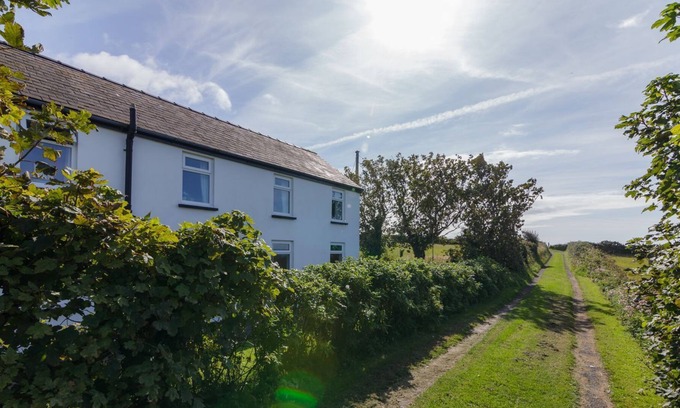 Kirkmichael Cottage | Ballarhennie House - a holiday cottage that sleeps 6 guests in 3 bedrooms