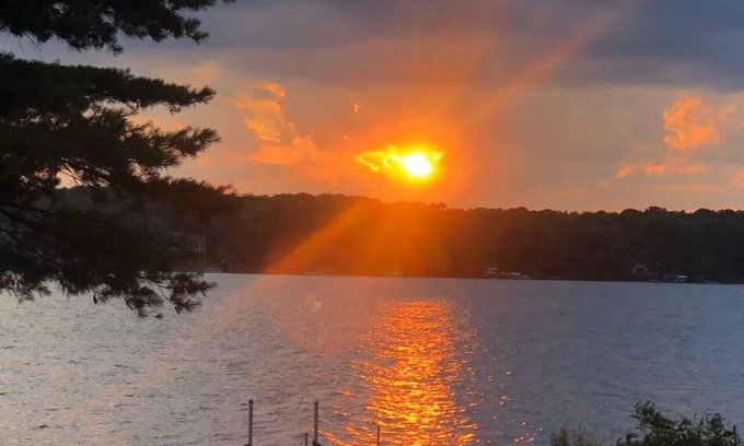 Balsam Lake House | Balsam Lake modern tiny home escape with sauna