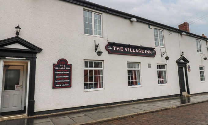 Murton Cottage | BAMBARA ROOM, pet friendly, with a garden in Murton, County Durham