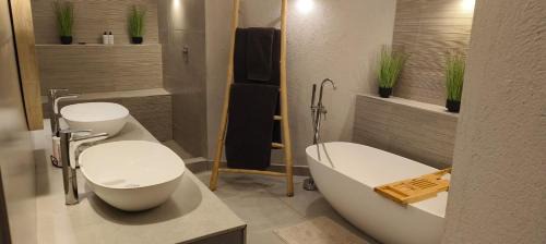 Ligfontein Cabin | Bambuu Lakeside Lodge