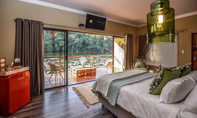Ligfontein Hotel | Bambuu Lakeside Lodge