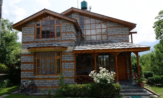 Naggar House | Bangloo in Treetops Cottage - Standalone Bungalow