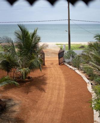 Thirukkovil Resort | Banyan Beach Cottage SRI LANKA