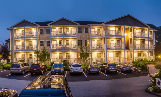 Bar Harbor Hotel | Bar Harbor Manor