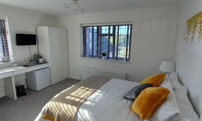 Woodham Ferrers Bed & Breakfast | Barn Farm Guest House