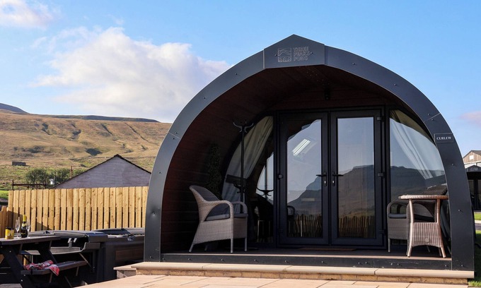 Yockenthwaite Cottage | BARN OWL, pet friendly, character holiday cottage in Ingleton