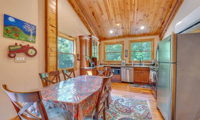 Huber Apartment | Barn-Style Georgia Vacation Rental - Pet Friendly!