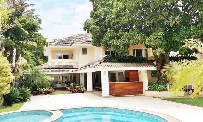 Barra da Tijuca House | Barra da Tijuca mansion with sauna and pool, in gated community with clubhouse and ferry to the beach.