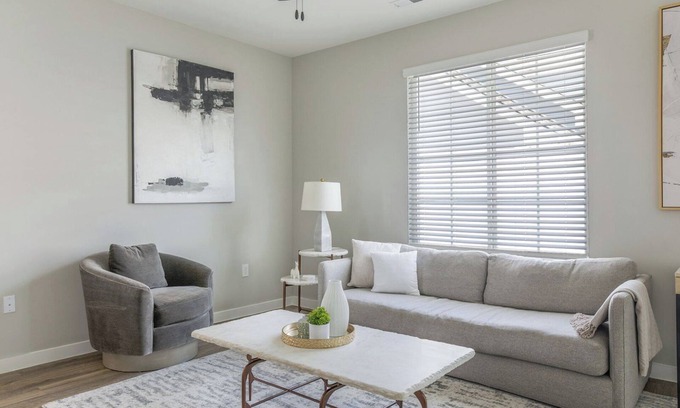 Madison Apartment | Barsala l Serene 1BD Sanctuary: Comfort Near Cummings Park