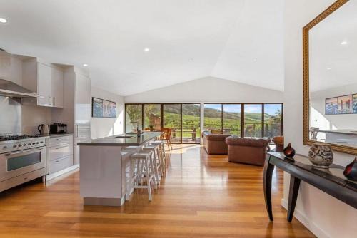 Skenes Creek House | Bass Retreat - Dog Friendly