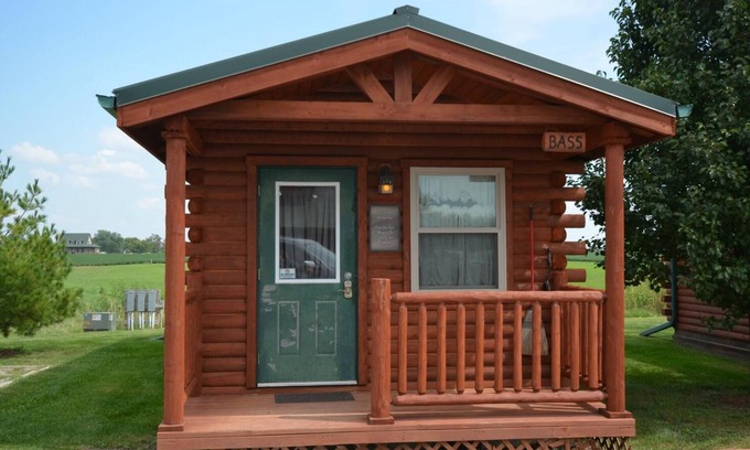 Moravia Cabin | Bass - sleeps up to four