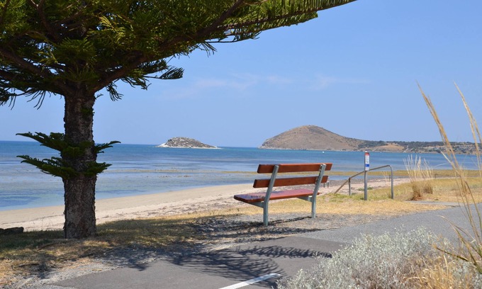 Encounter Bay House | Bay Breeze Beach Cottage