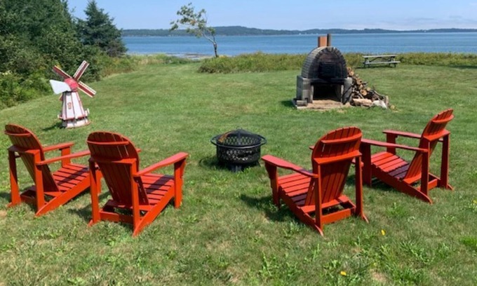 Eastport House | Bay Escape! Enjoy oceanfront living and walk the beach every day!