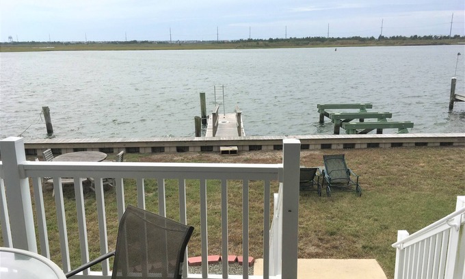 Cape May Court House Cottage | Bay-Front single family home that features expansive Intracoastal waterway views with easy Townsend inlet access