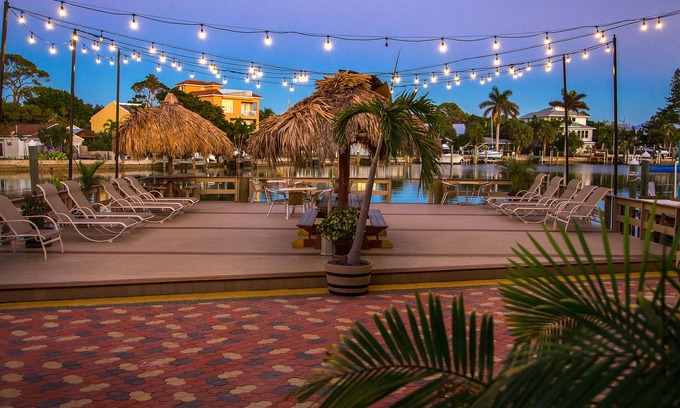 Belle Vista Hotel | Bay Palms Waterfront Resort - Hotel and Marina