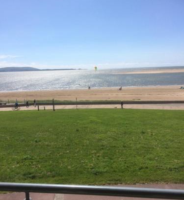 Llanelli Apartment | Bay View