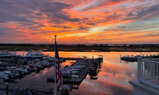Avalon Condo | Bayfront Condo in Avalon, NJ! Pet friendly & Breathtaking Sunsets!