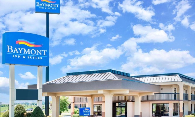 Clarksville Hotel | Baymont by Wyndham Clarksville Northeast