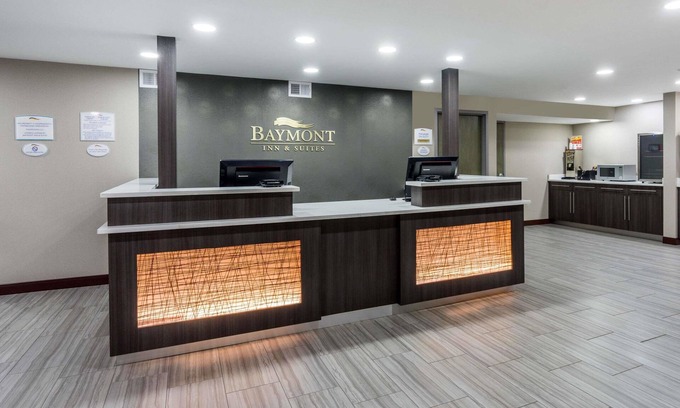 Clarksville Hotel | Baymont by Wyndham Clarksville