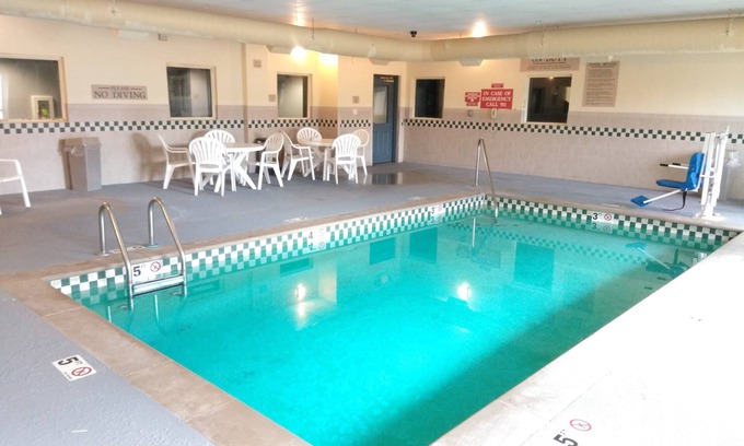 Clinton Hotel | Baymont by Wyndham Clinton