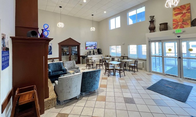 Litchfield Hotel | Baymont by Wyndham Litchfield