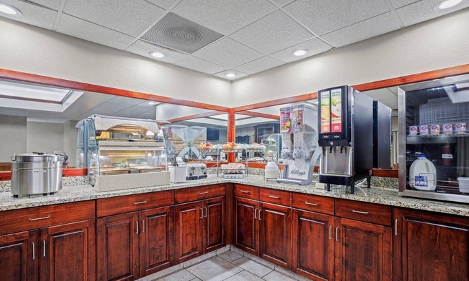 Madisonville Hotel | Baymont by Wyndham Madisonville