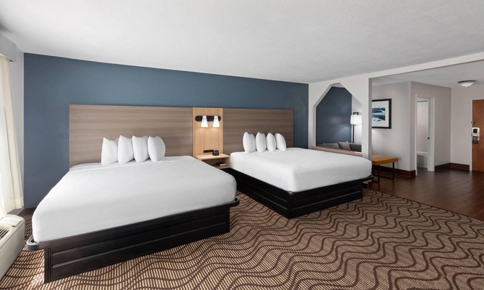 Kreole Hotel | Baymont by Wyndham Moss Point