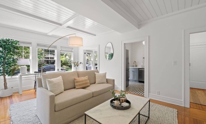 Hyde Park Apartment | Bayshore 1BR Luxe – The Adaline #4 First Floor