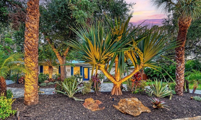 Indian Beach Sapphire Shores House | Be the FIRST to Stay at Newly Remodeled Superb 4-bedroom house in Sarasota