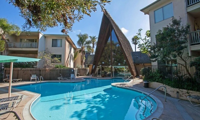 Point Loma Heights Condo | Beach 1BR Retro Tiki Condo Pool + Parking Balcony King Bed Top Floor