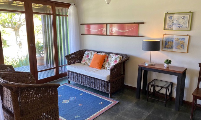 Morrinhos House | Beach access by walkway in front!