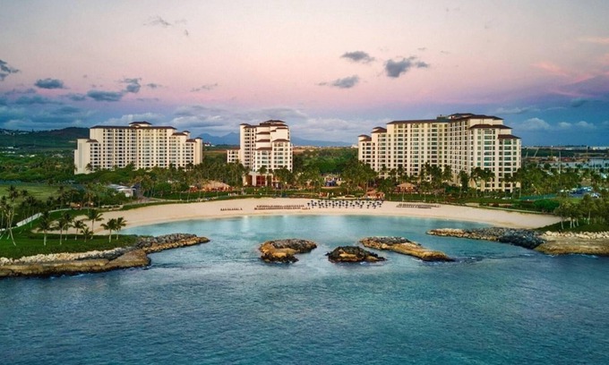 Ko Olina Resort | Beach Access, Stunning Beach and Mountain Views, Spacious Family Suite