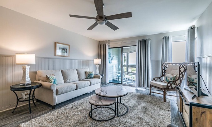 Oceanmarsh Subdivision Condo | Beach and Pool Views! Newly Listed Villa on Harbor Island